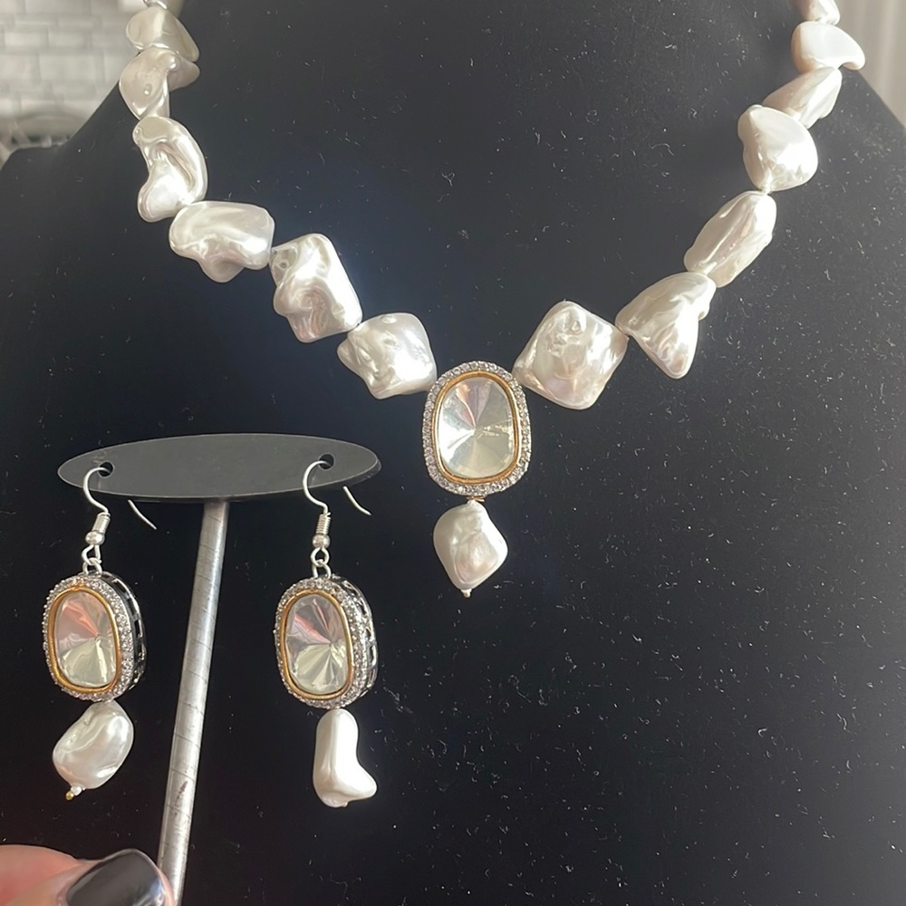 NWOT Baroque faux pearl necklace and earrings set